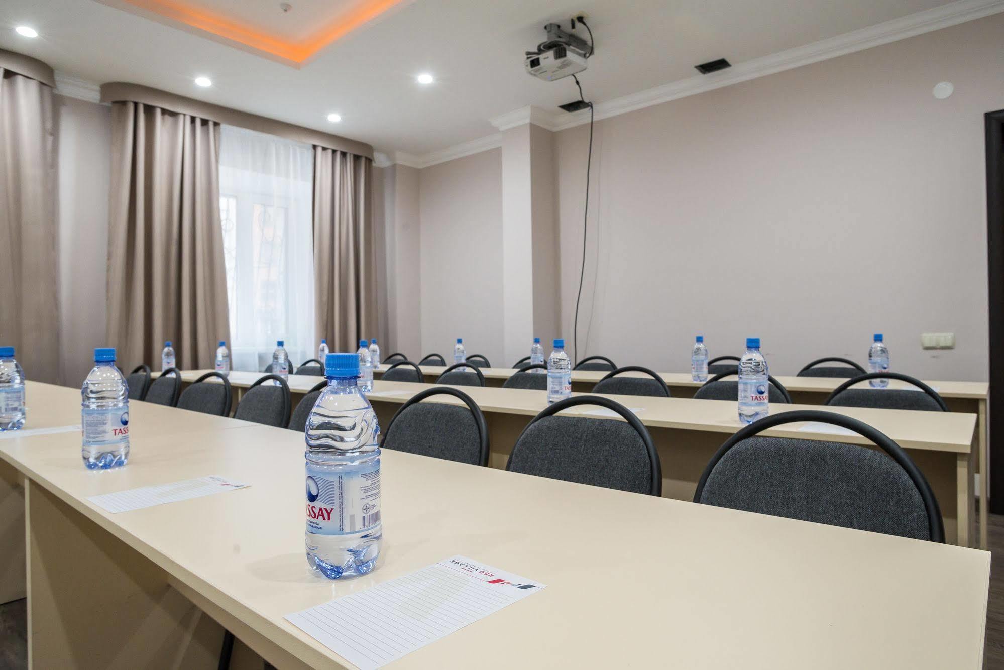 Red Village Hotel Astana Dış mekan fotoğraf