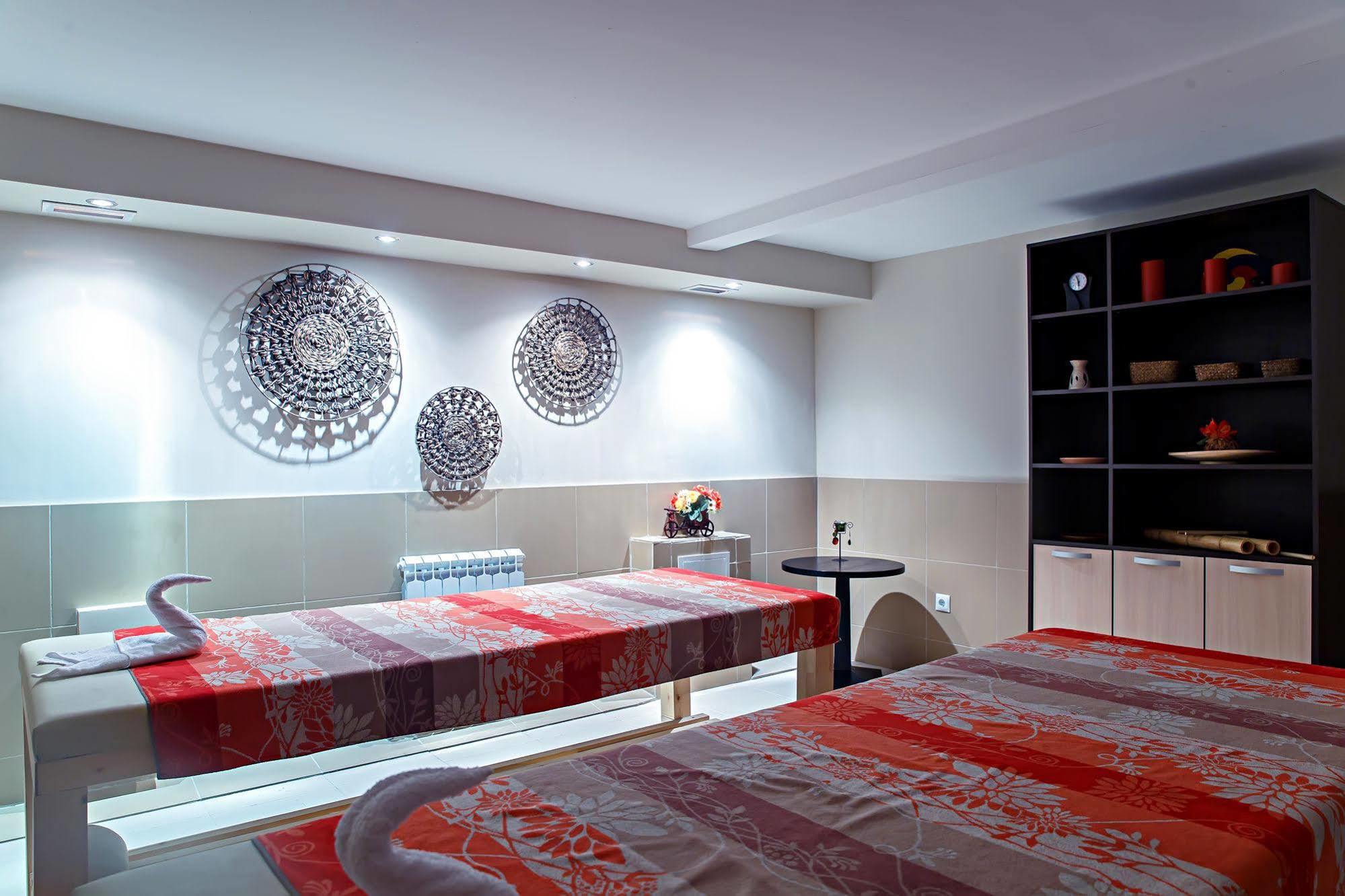 Red Village Hotel Astana Dış mekan fotoğraf